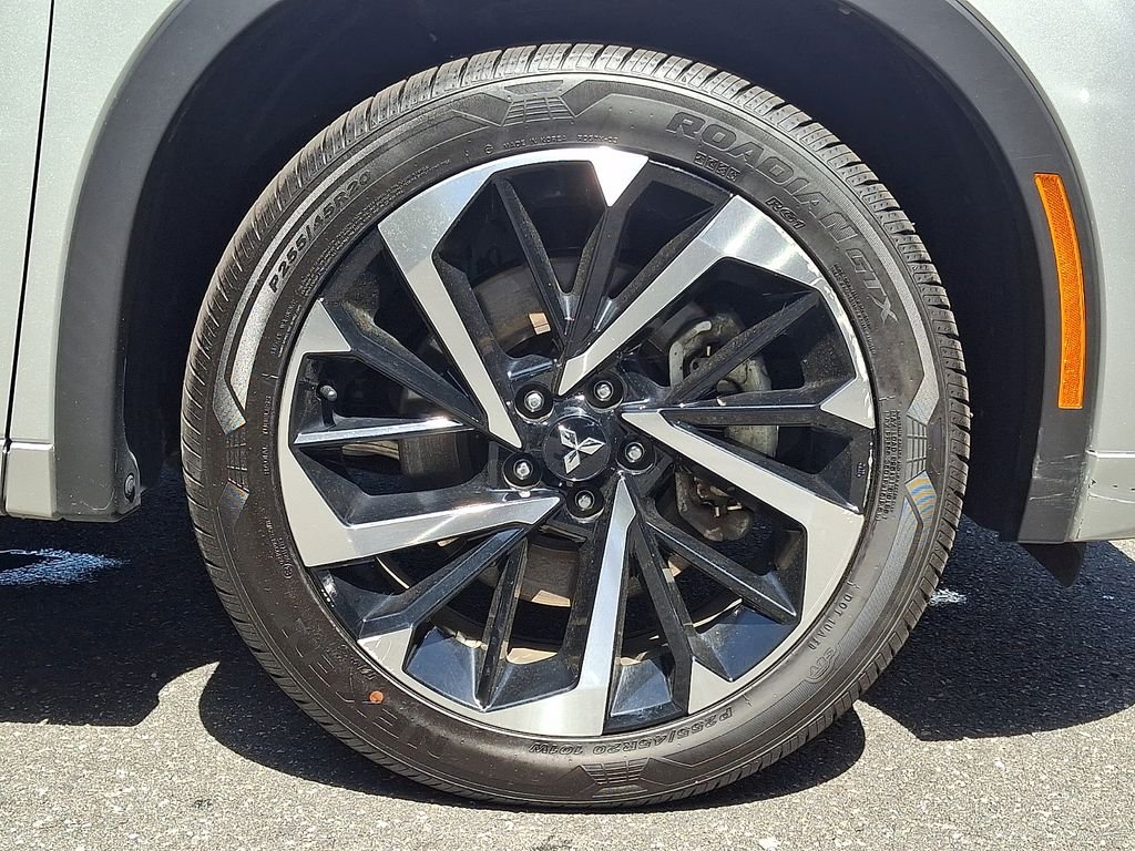 Used 2024 Silver Mitsubishi SEL image 8