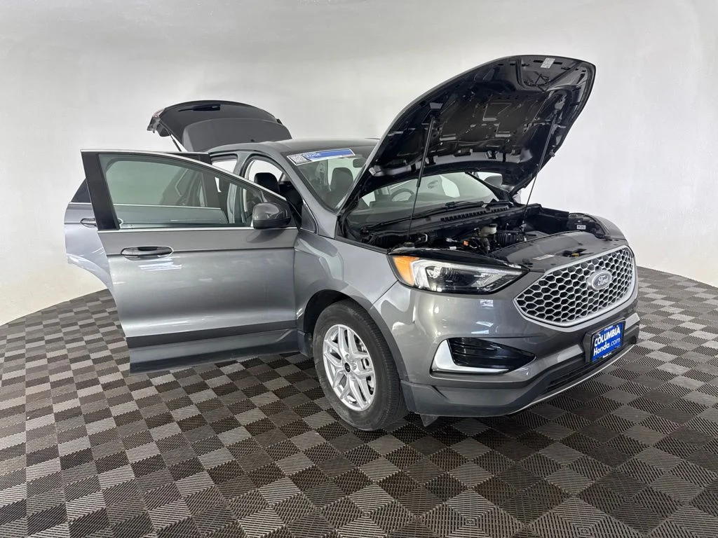 Used 2023 Gray Ford SEL image 13