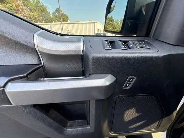 Used 2017 White Ford XLT image 7