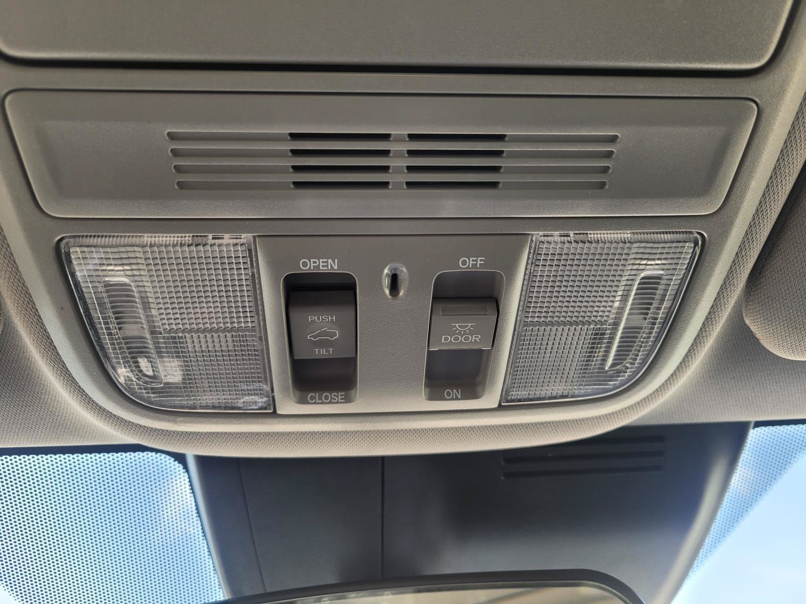 Used 2020  Honda EX image 31