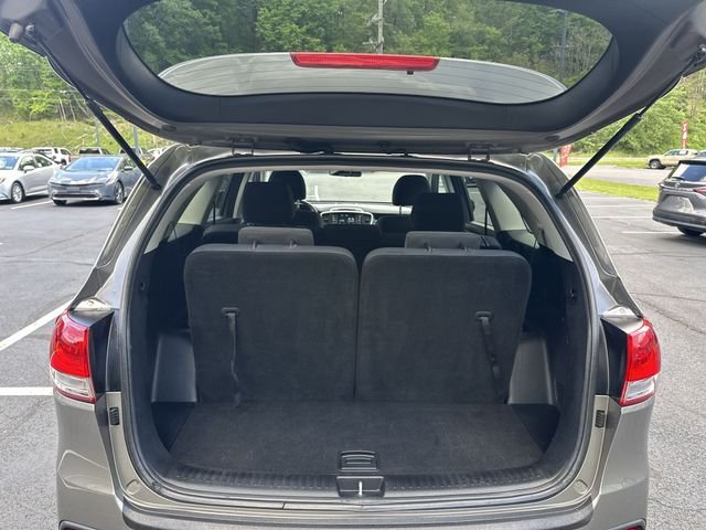 Used 2018 Silver Kia LX image 23