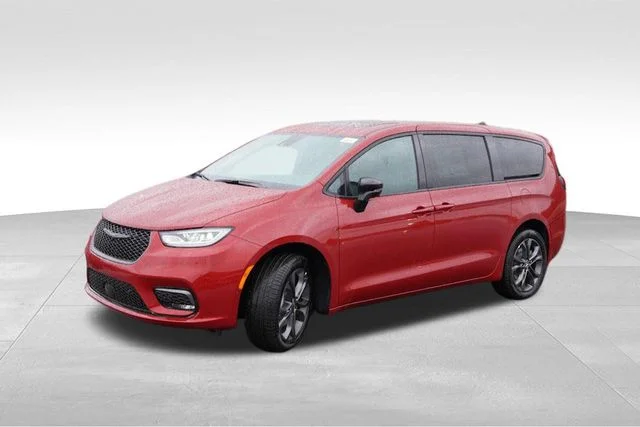 New 2026 Red Hot Pearl-Coat Exterior Paint Chrysler Select image 7