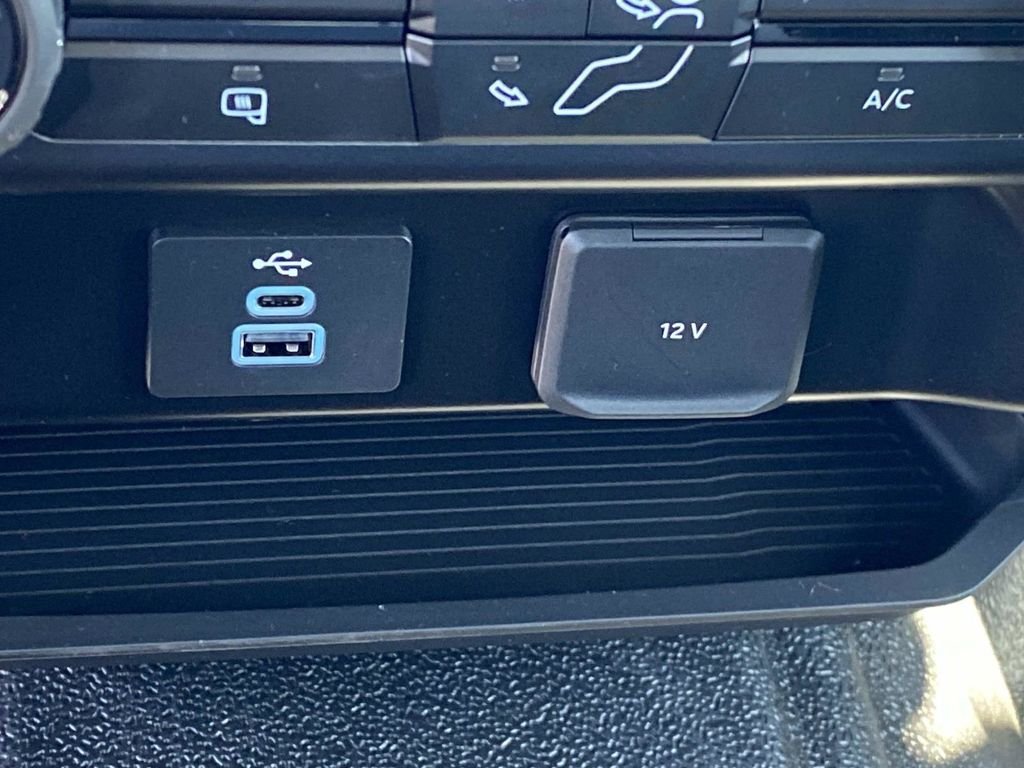 New 2026 Oxford White Ford F-550® XL image 19