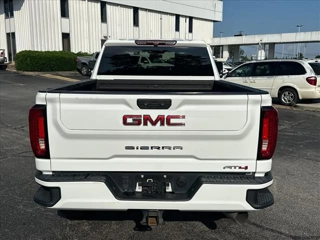 Used 2022 White GMC AT4 image 10