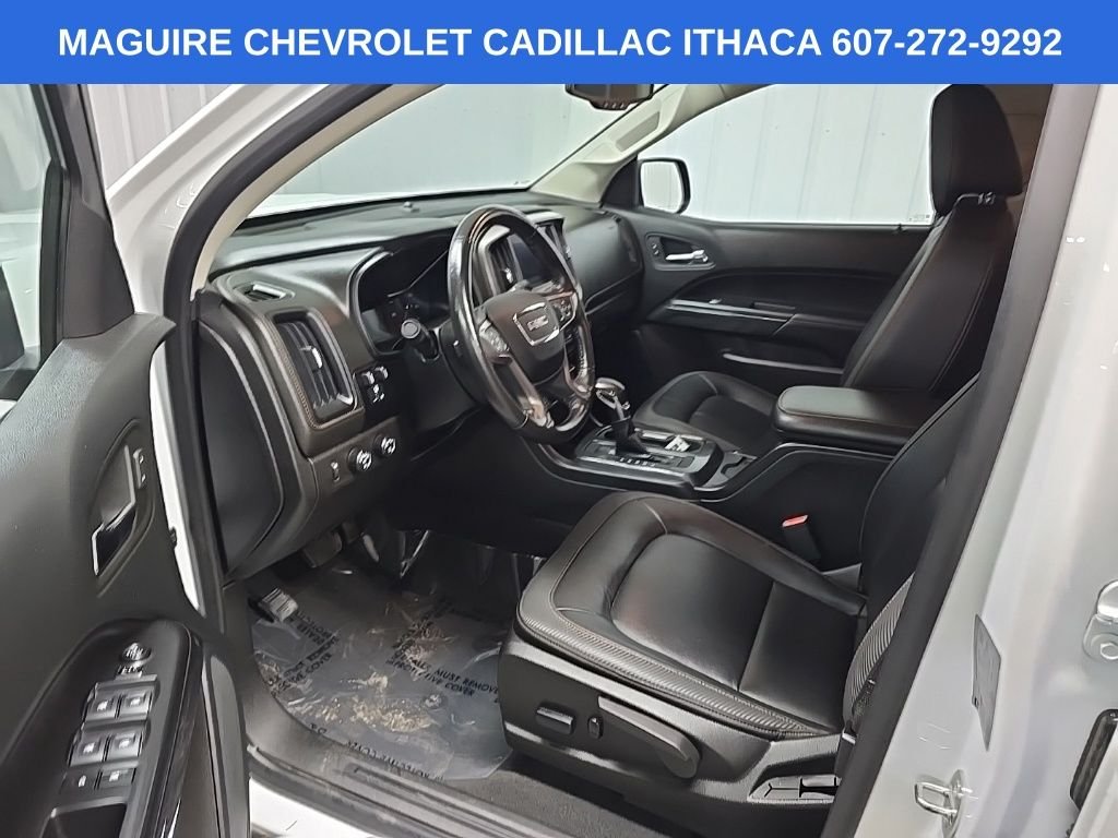 Used 2022 White GMC AT4 w/Leather image 28