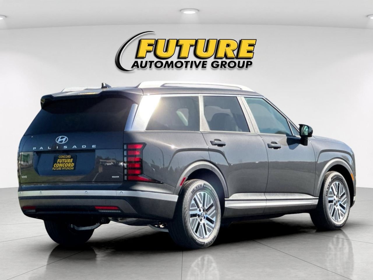 New 2027 Gray Hyundai SEL 8P image 3