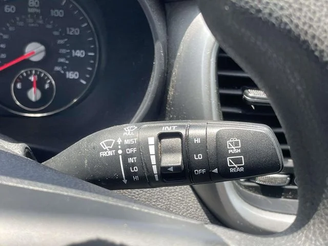Used 2017 Silver Kia L image 18