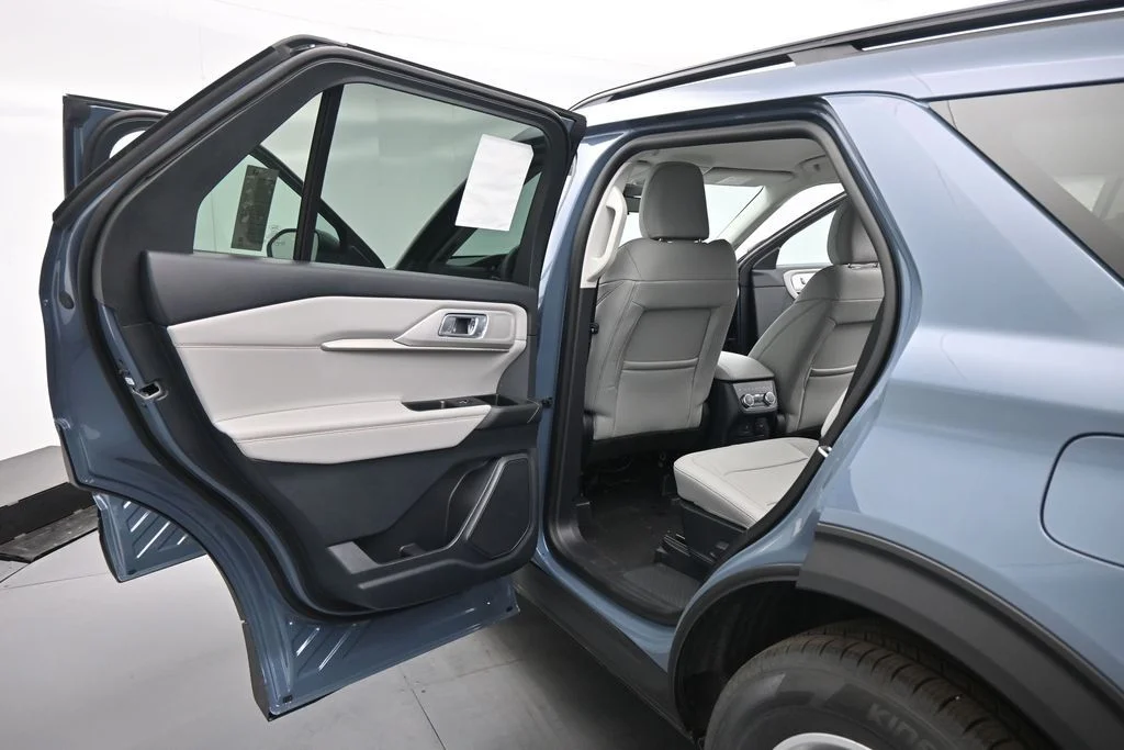 New 2026 Vapor Blue Metallic Ford Active image 17