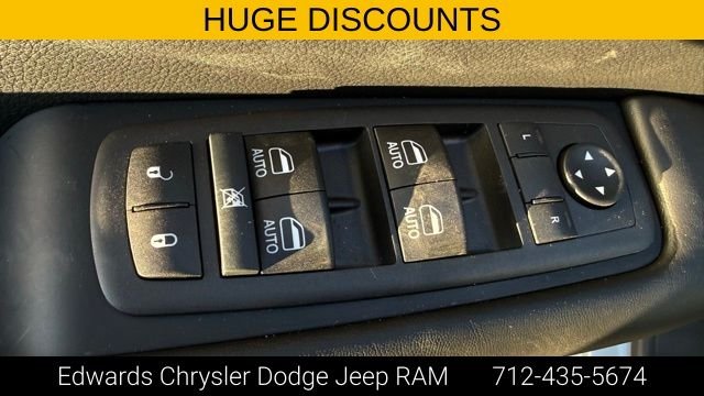2026 Chrysler Pacifica Select - Photo 15