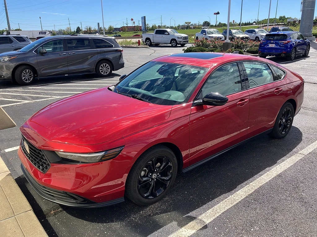 Certified Used 2025 Radiant Red Metallic Honda SE image 6