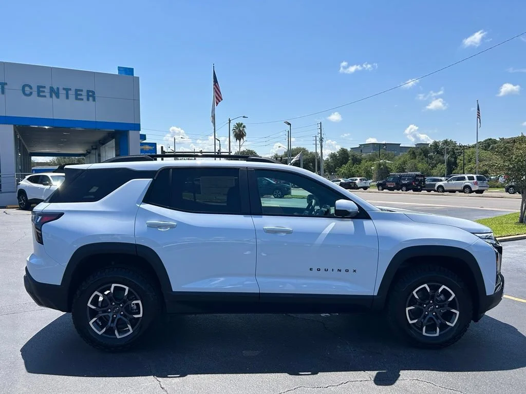 New 2027 Polar White Tricoat Chevrolet ACTIV image 9