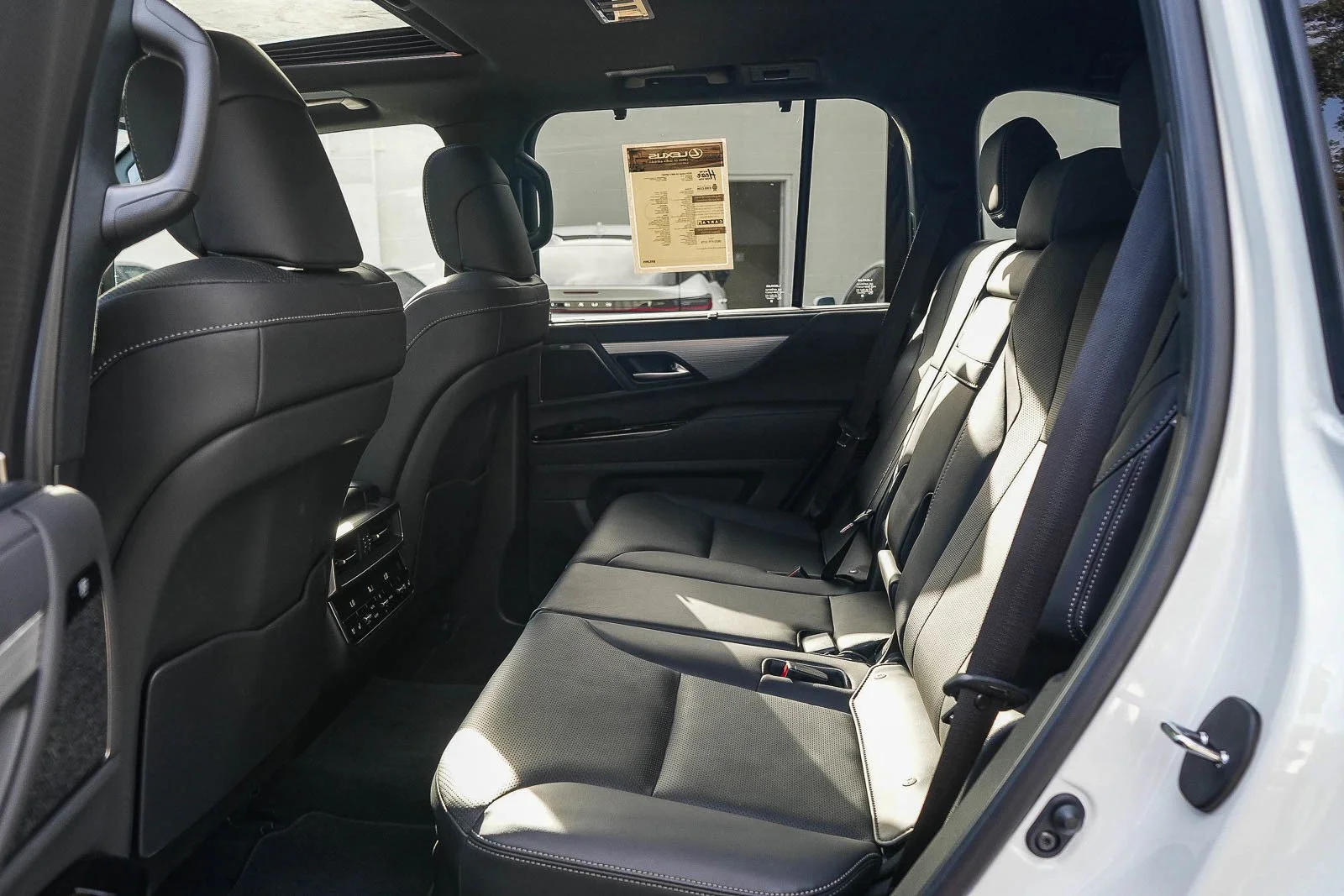 2024 Lexus LX F-Sport - Photo 19