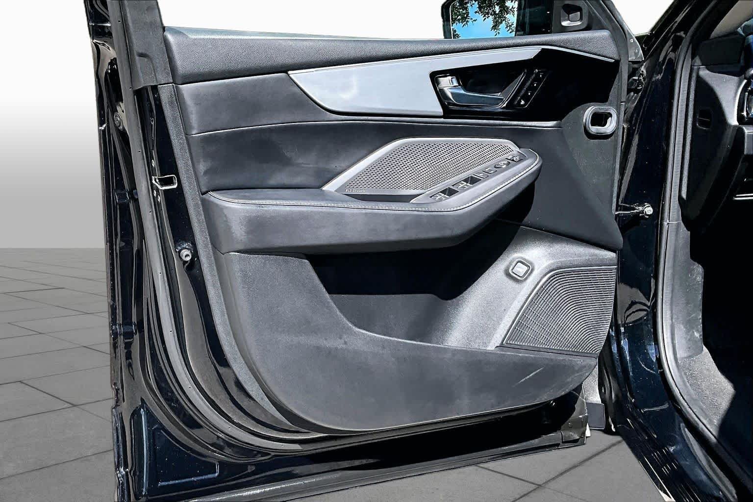 Used 2023 Majestic Black Pearl Acura w/Technology Package image 26