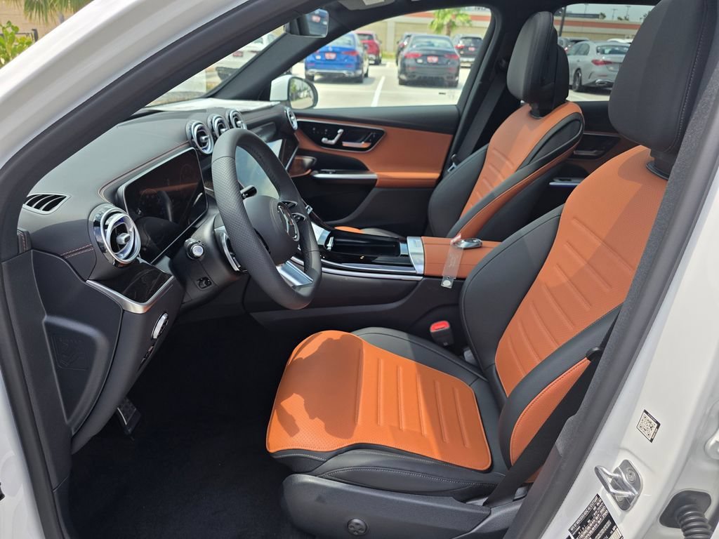New 2026 Polar White Mercedes-Benz GLC 300 image 39