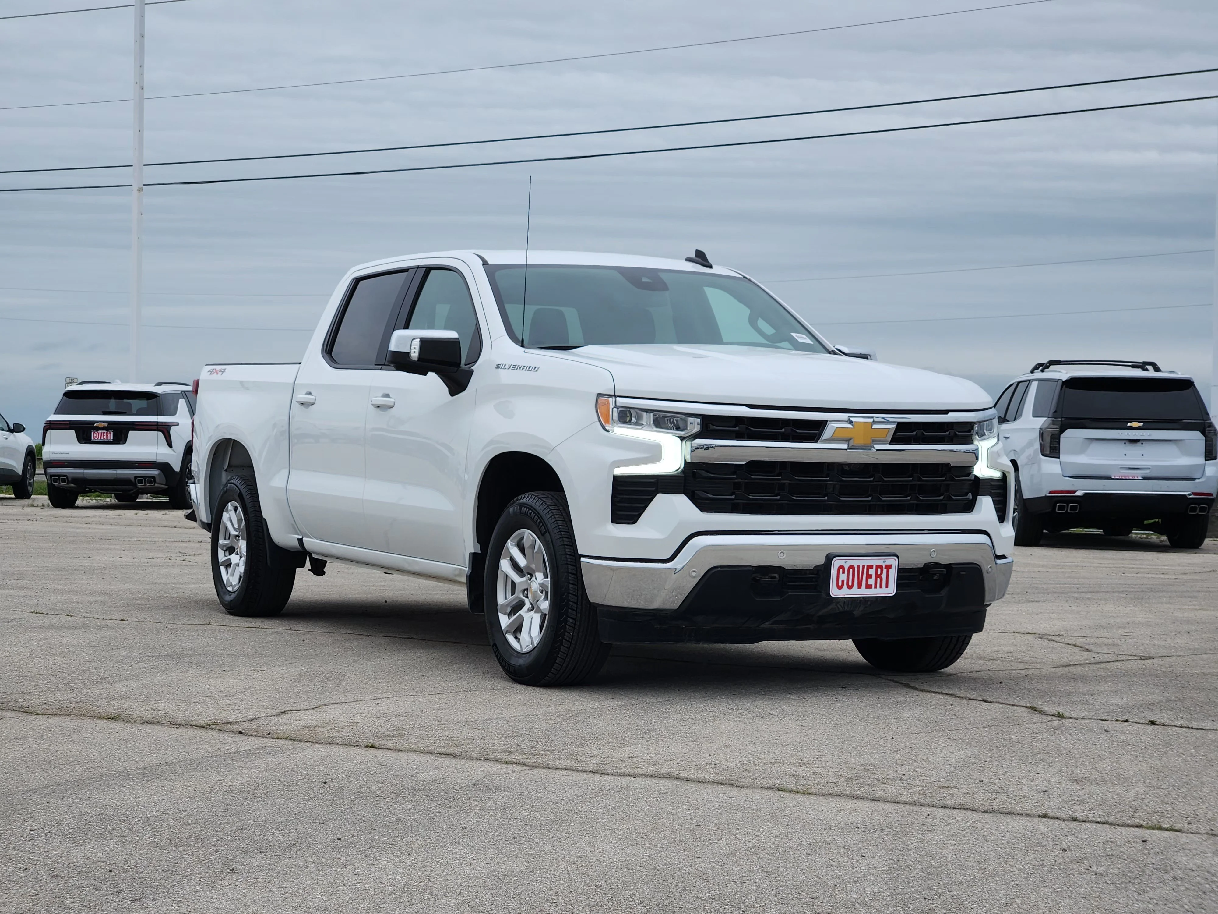 Used 2025 Summit White Chevrolet LT LT1 image 3