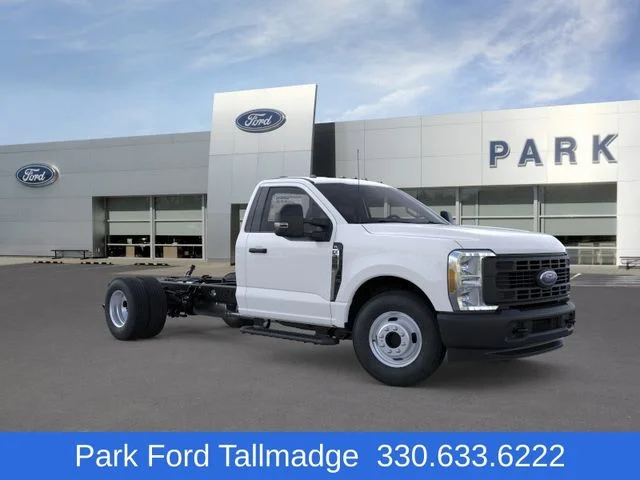 2025 Ford F-350 Super Duty Chassis Cab XL - Photo 7