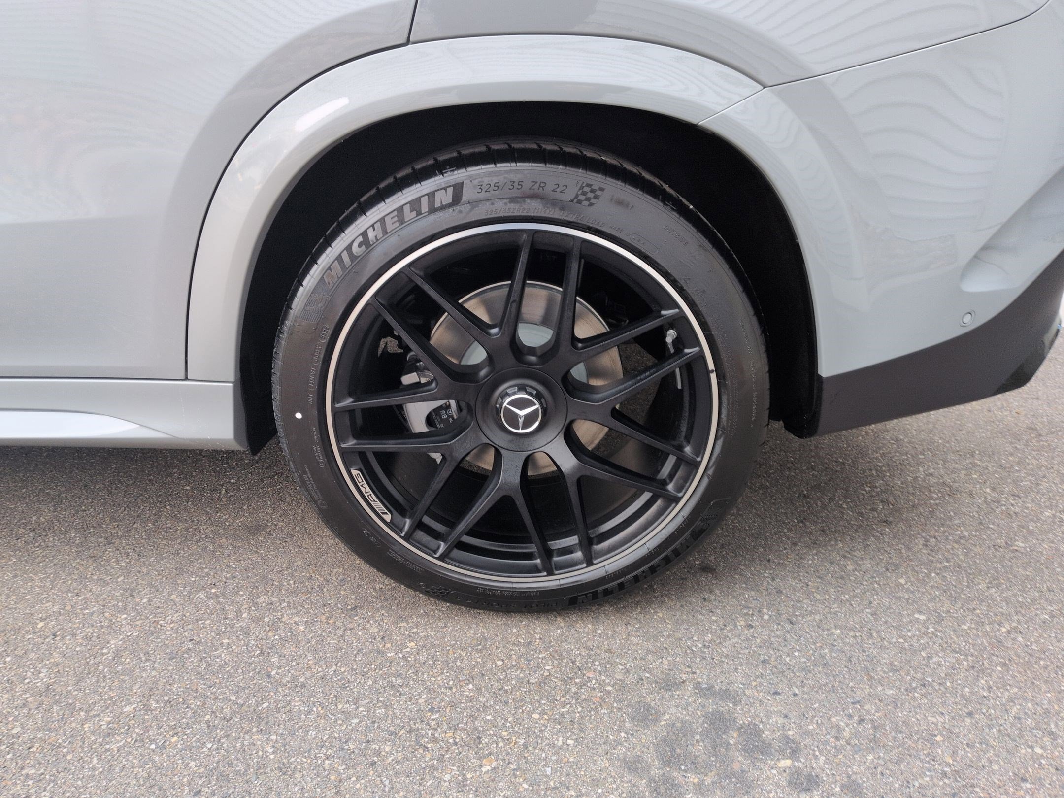New 2026 MANUFAKTUR Alpine Grey Mercedes-Benz AMG® GLE 53 image 35