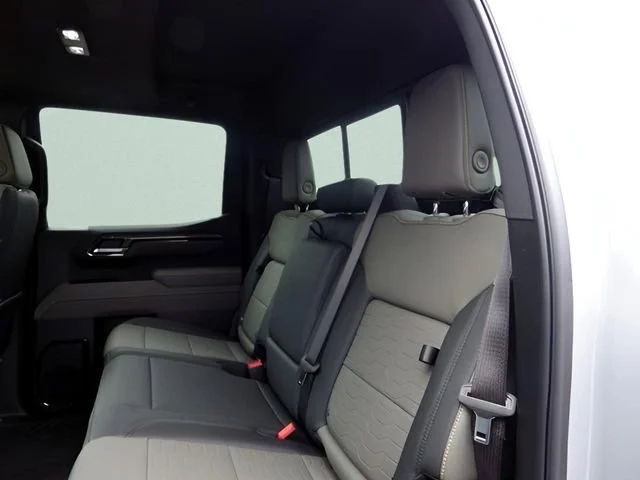2025 Chevrolet Silverado 1500 ZR2 - Photo 18