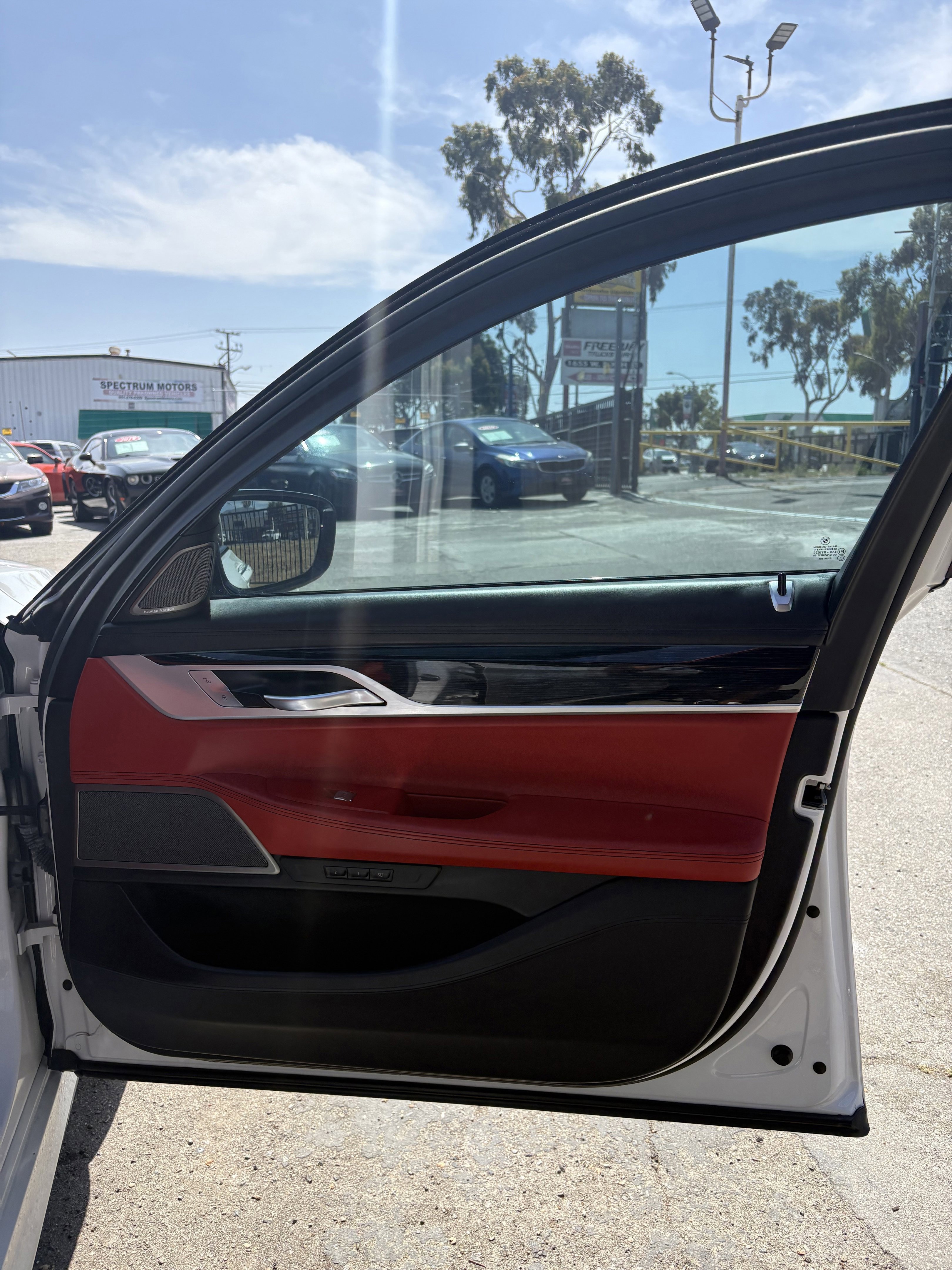 Used 2019 Mineral White Metallic BMW 740i image 13