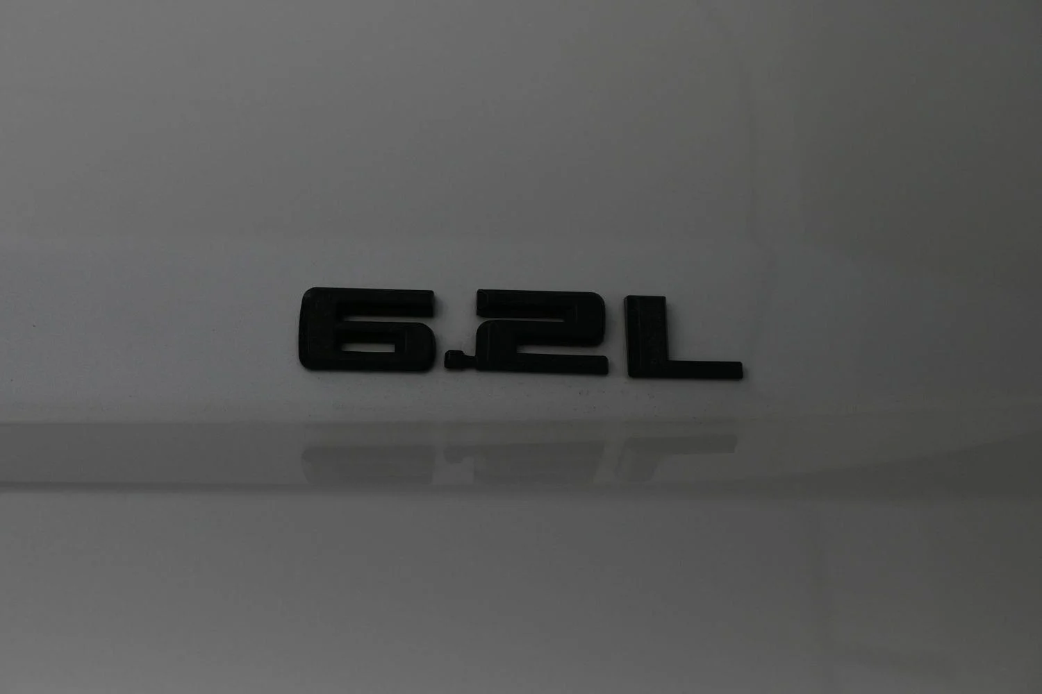 Used 2023 Iridescent Pearl Tricoat Chevrolet High Country image 6