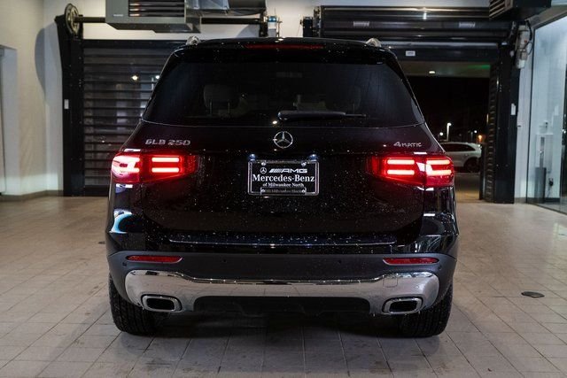 Used 2026 Black Mercedes-Benz GLB 250 image 5