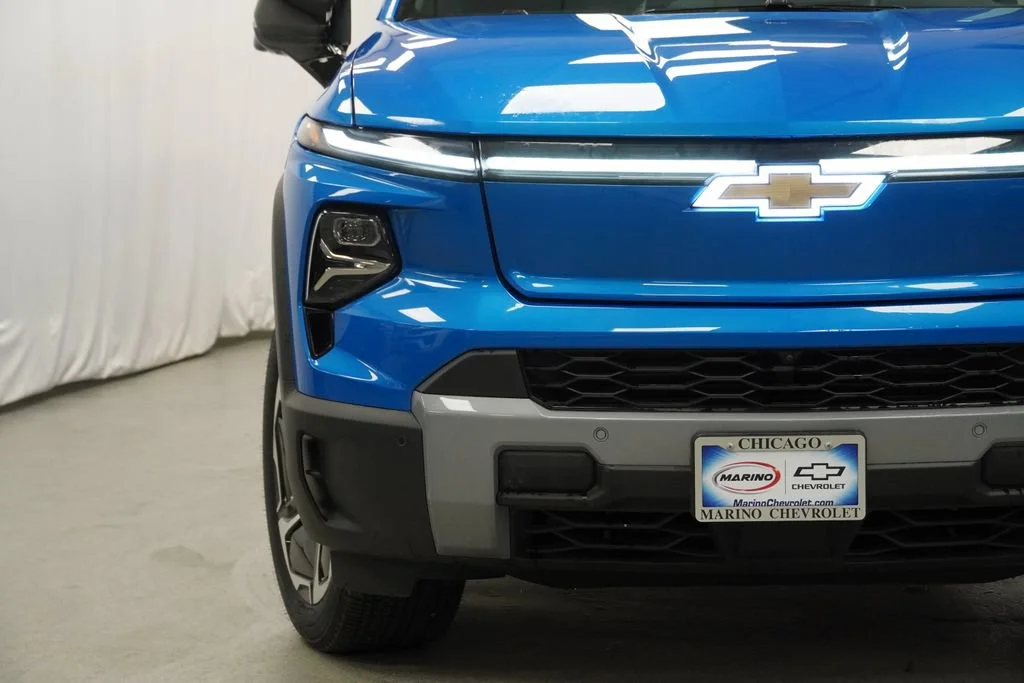 New 2026 Riptide Blue Metallic Chevrolet LT - Max Range image 32
