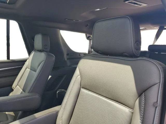 Used 2021 WHITE FROST TRICOAT GMC Denali image 27
