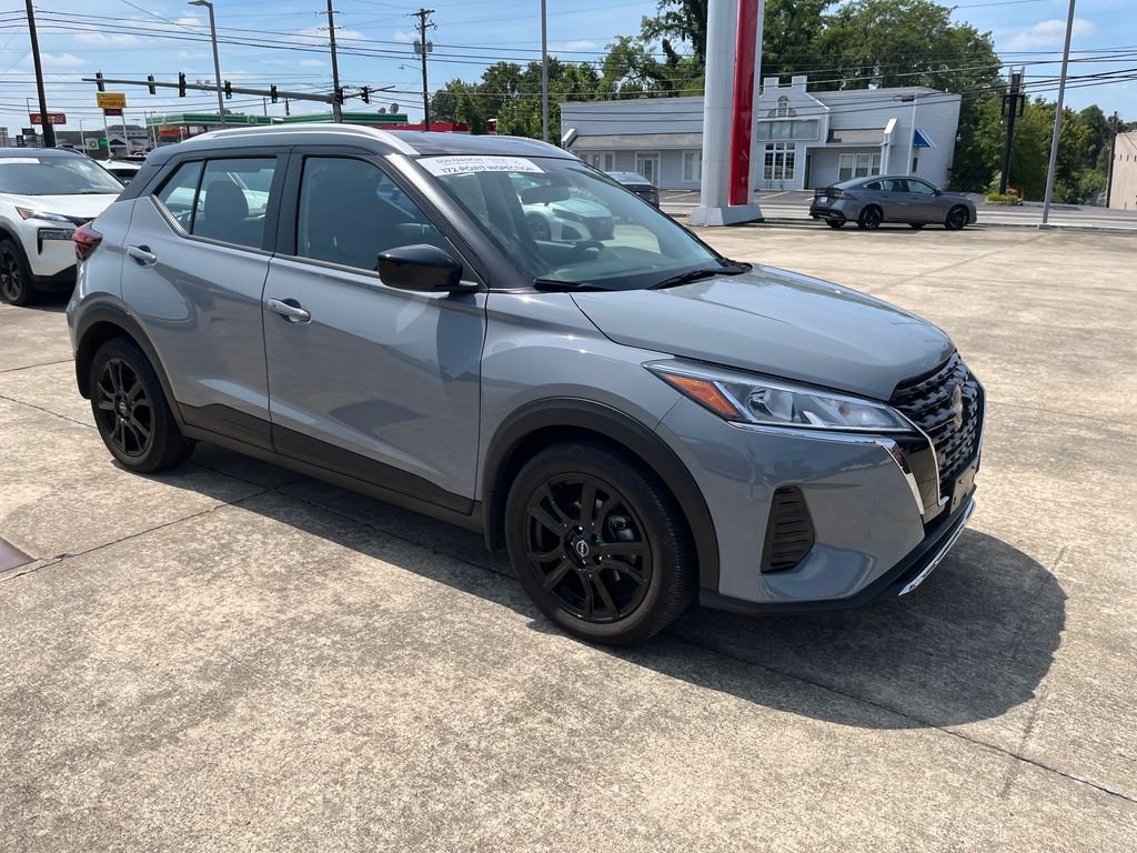 Used 2023 Gray Nissan SV image 7