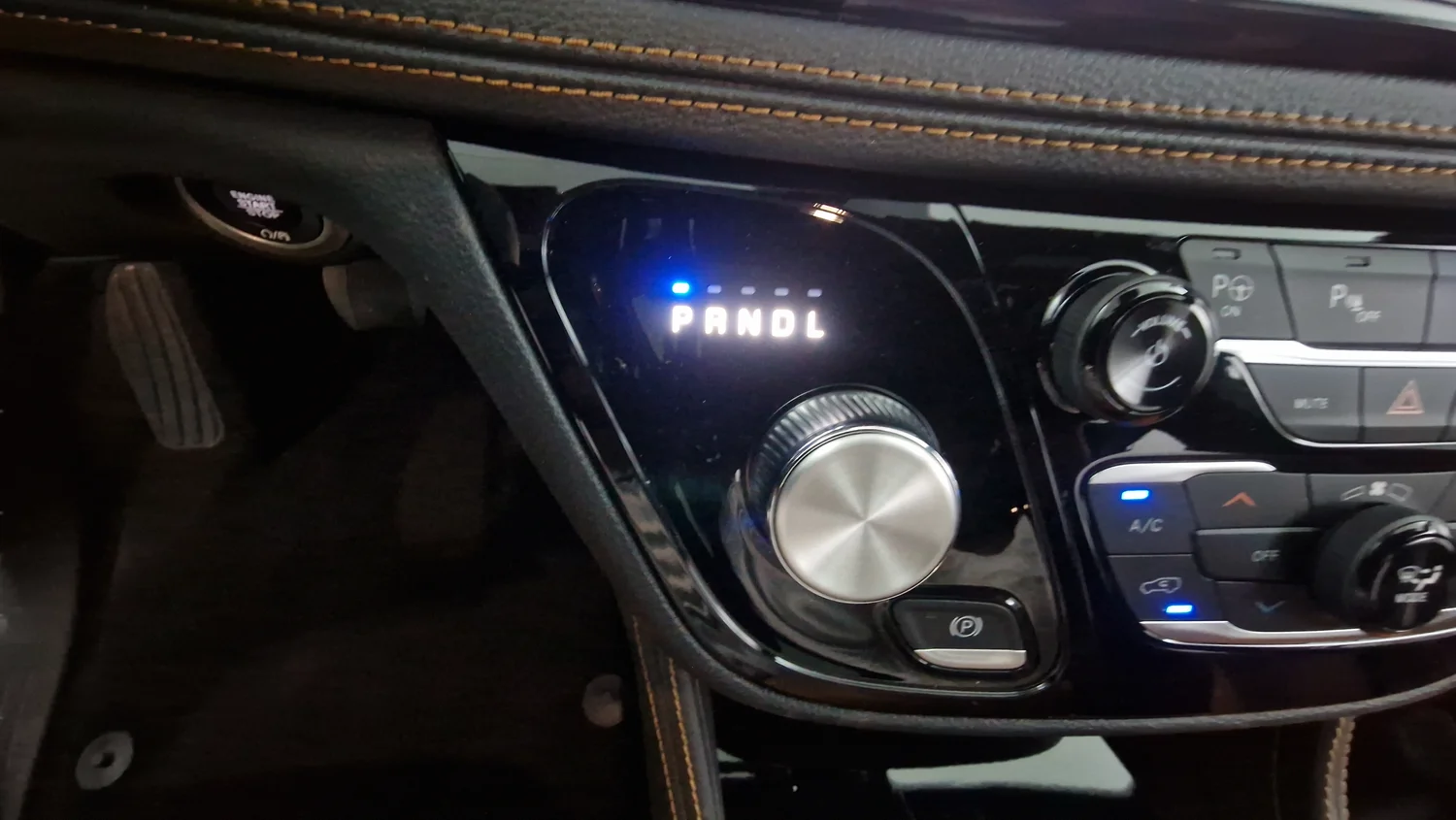 Used 2023 Silver Chrysler Pinnacle image 20
