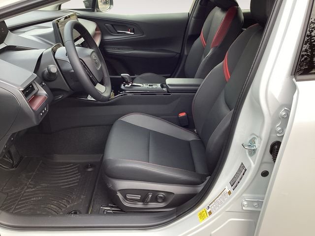 New 2026 Wind Chill Pearl <sup>1</sup> Toyota  XSE image 9