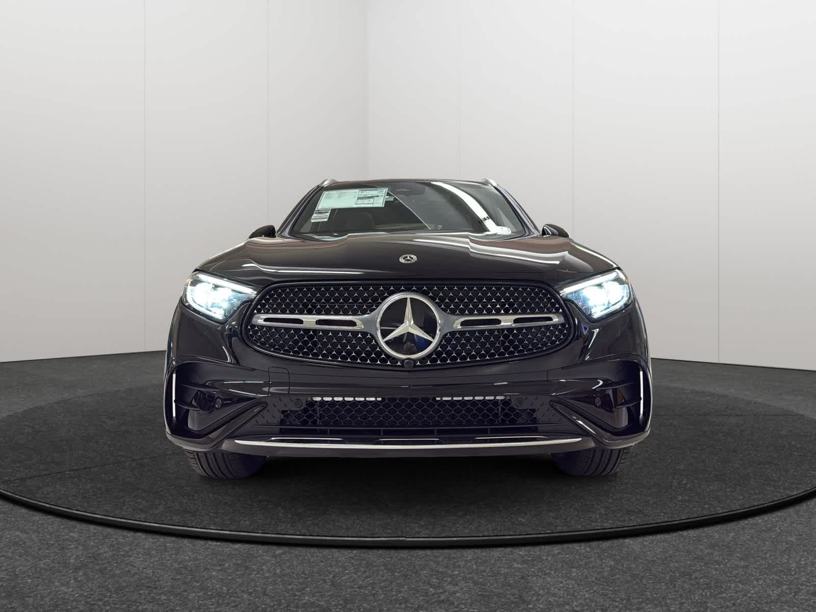 New 2026 Black Mercedes-Benz GLC 300 image 2