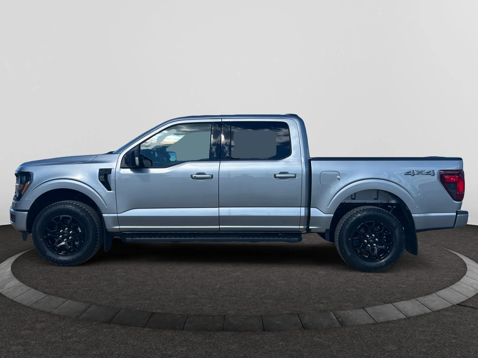 New 2026 Iconic Silver Metallic Ford XLT image 2