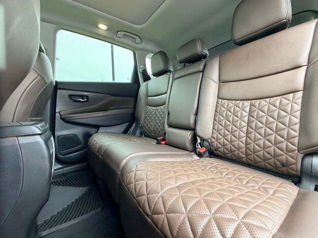 Used 2019 White Nissan Platinum image 16
