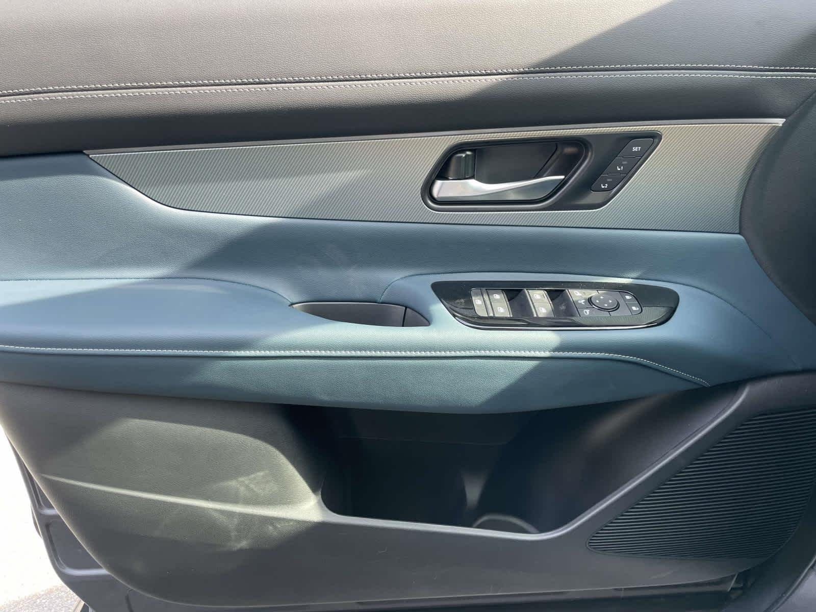 New 2026 Gun Metallic Nissan Platinum image 32