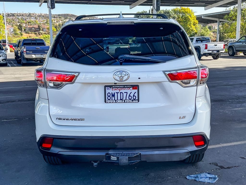 Used 2015 Blizzard Pearl Toyota LE Plus V6 image 5