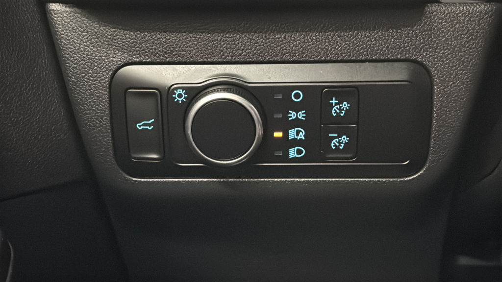 Used 2024 Agate Black Metallic Ford Active image 29