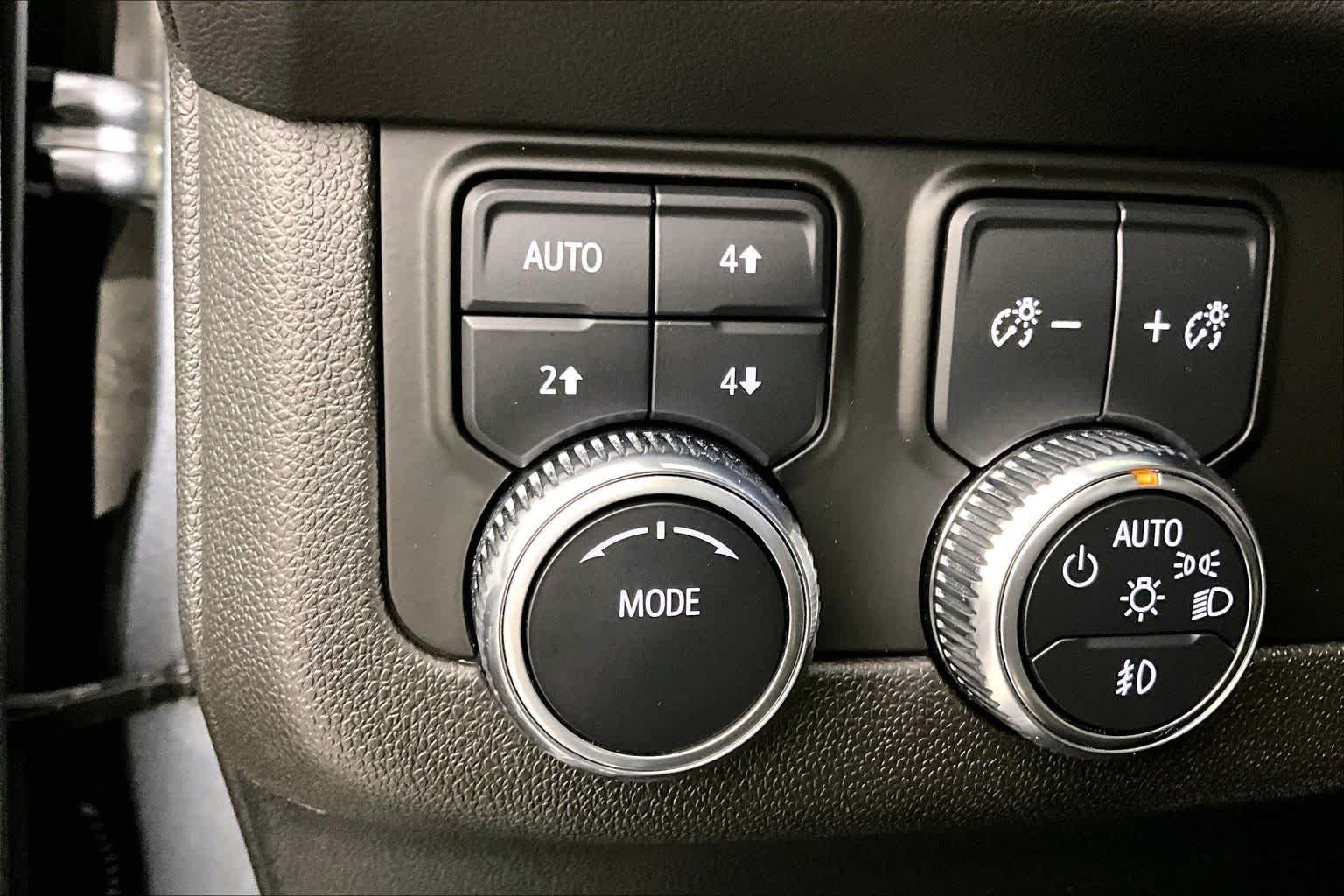 2022 GMC Yukon AT4 - Photo 35
