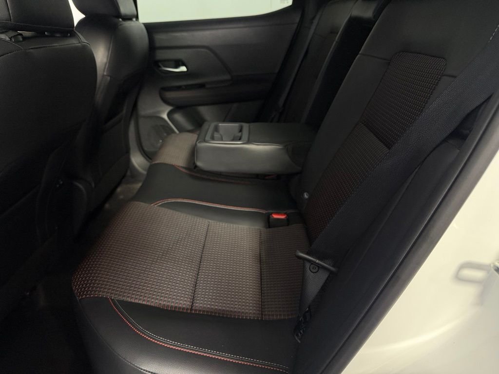 Used 2025 White Nissan SR image 25