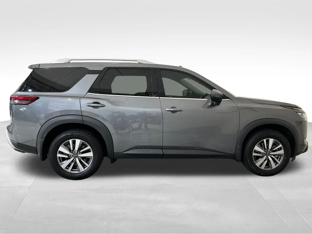 Used 2023 Gray Nissan SL image 7