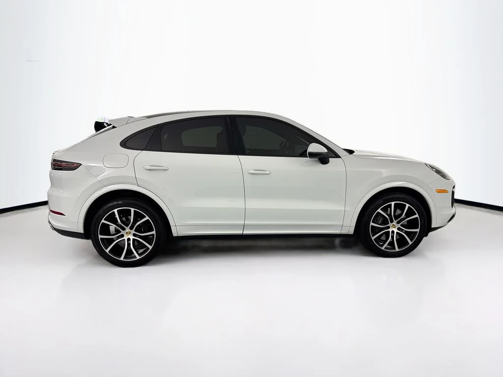 Used 2022 White Porsche Base image 4