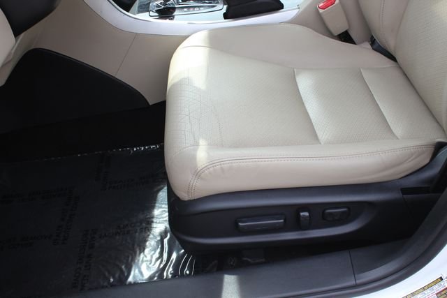 Used 2017 White Honda Touring image 22