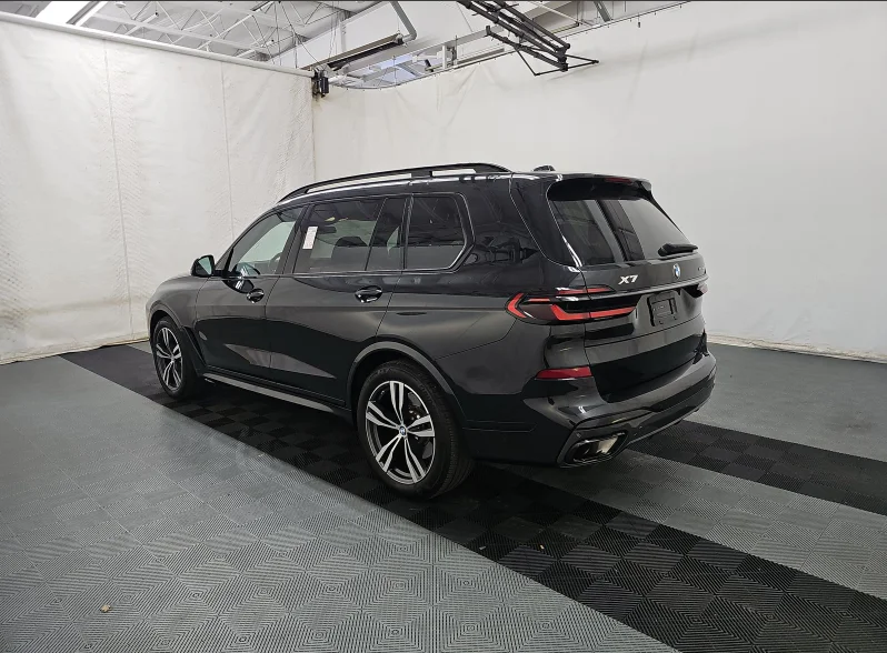 Used 2024 Black BMW xDrive40i image 8