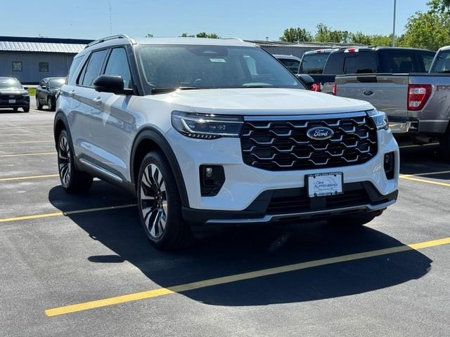 New 2026 Star White Metallic Tri-Coat Ford Platinum image 2