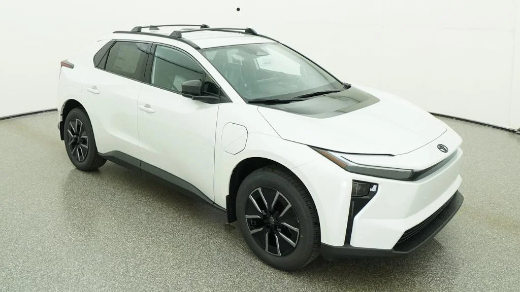 New 2026 Wind Chill Pearl Toyota XLE image 14