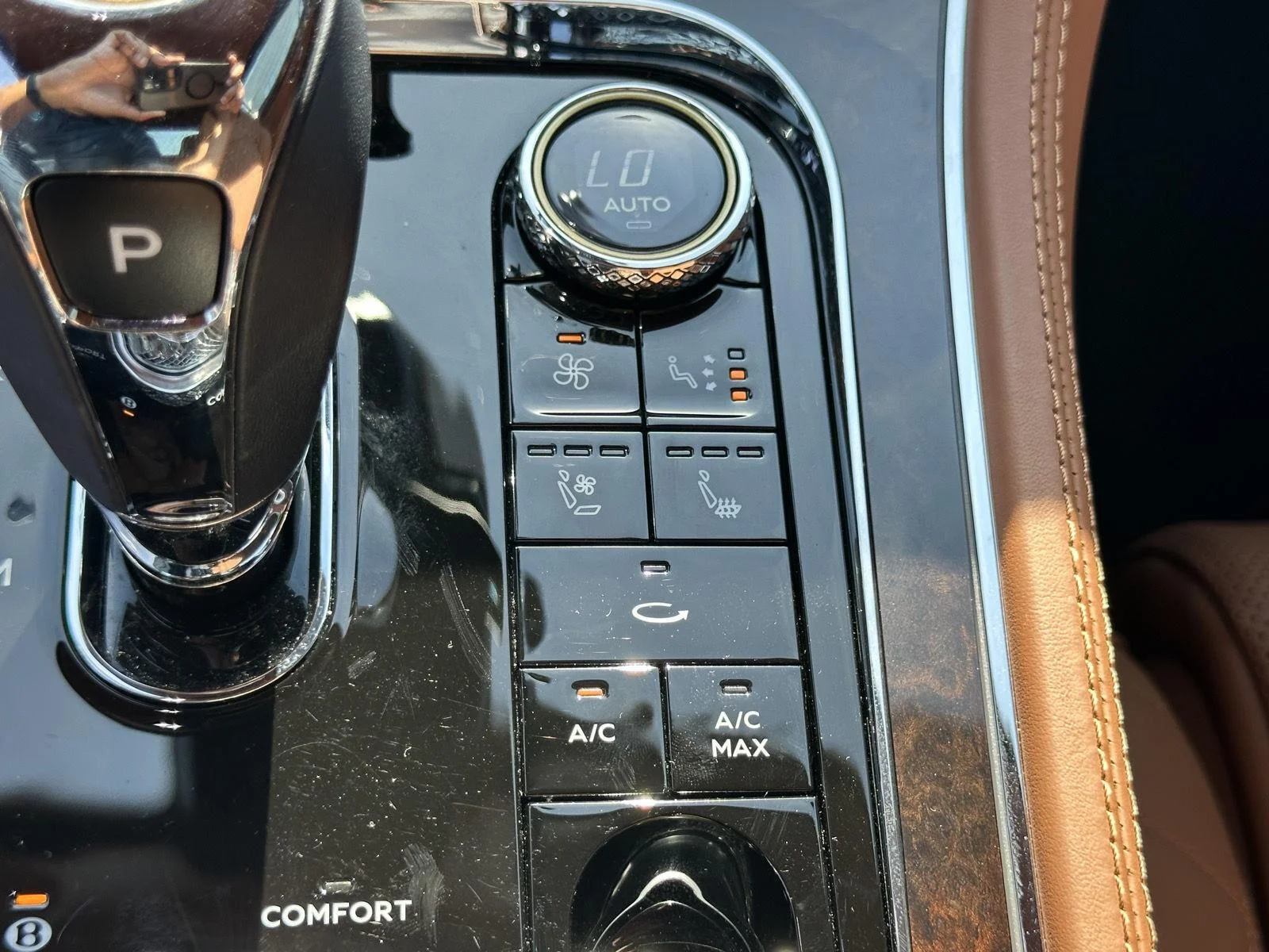 Certified Used 2020 Dark Sapphire BENTLEY  image 35