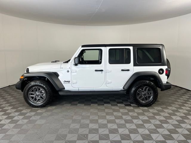 Used 2026 White Jeep Sport S image 4