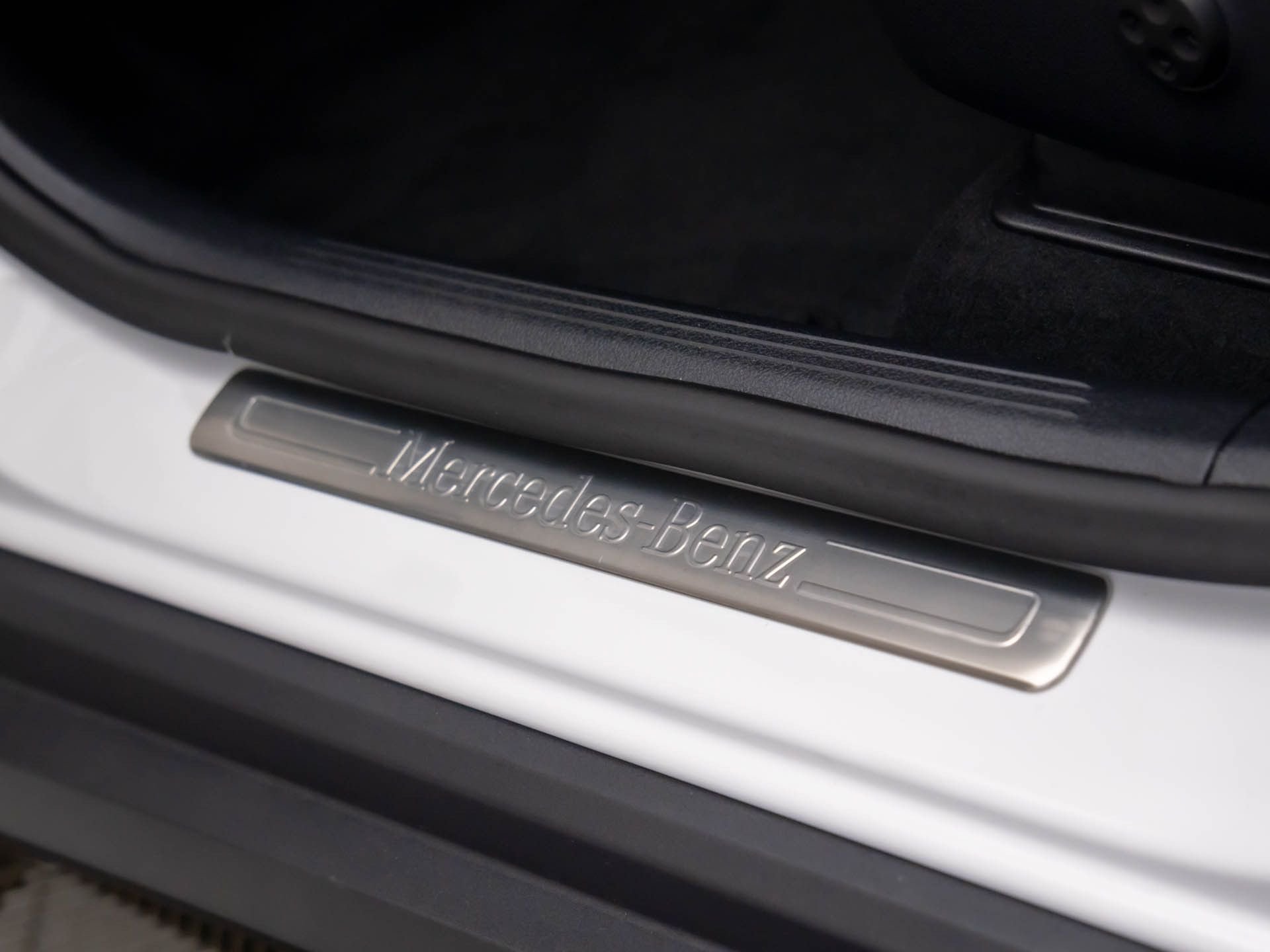 New 2026 Polar White Mercedes-Benz GLC 300 image 14