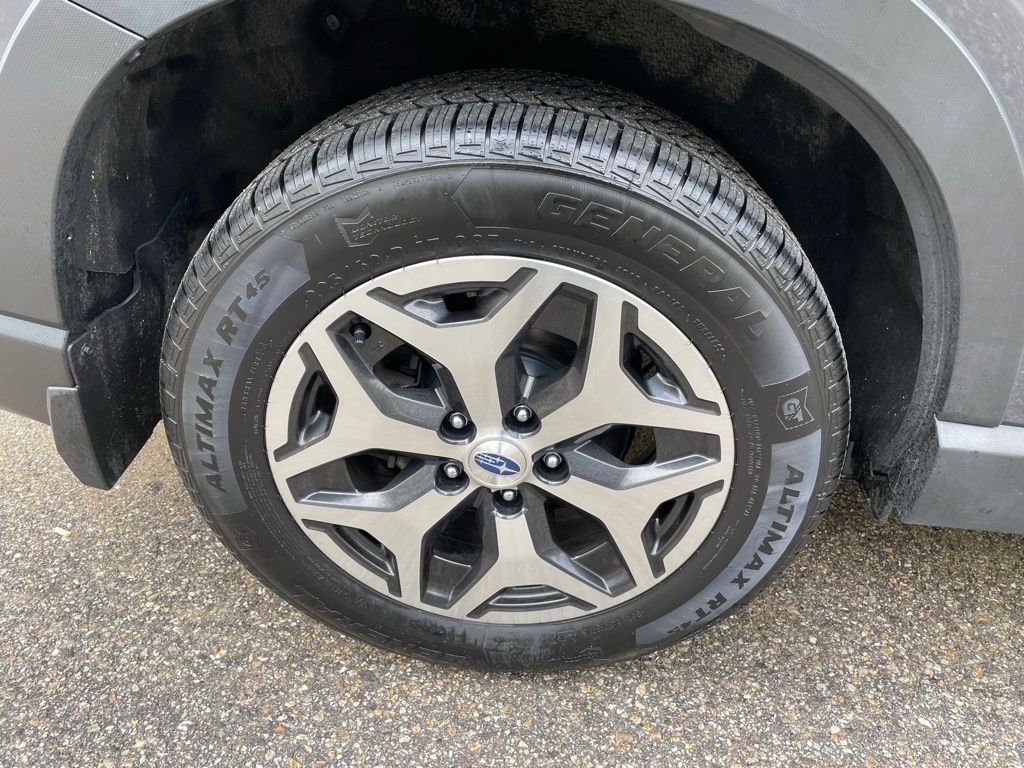 Used 2023 Magnetite Gray Metallic Subaru Premium image 6