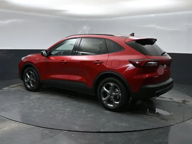 New 2026 Rapid Red Metallic Tinted Clearcoat Ford ST-Line image 4