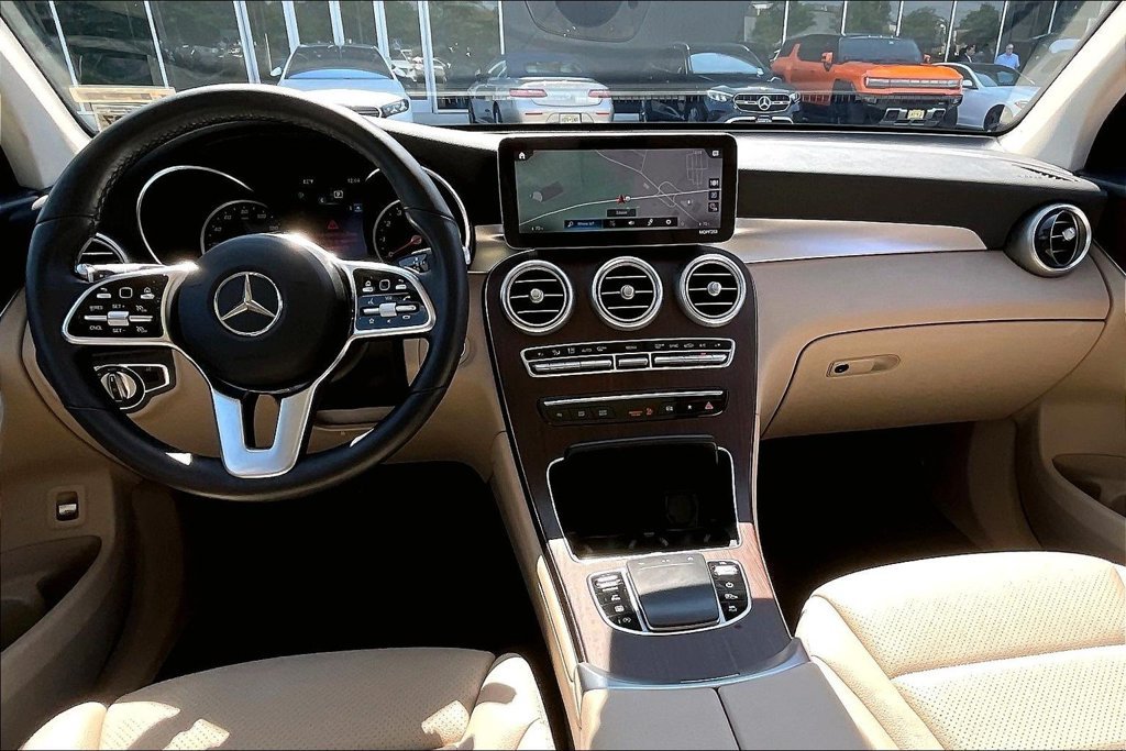 2022 Mercedes-Benz GLC GLC300 - Photo 13